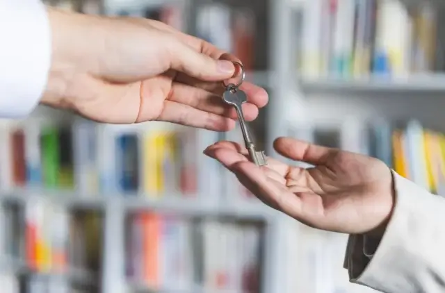 ゴミ屋敷の片付けを立ち会いなしで業者に依頼できる条件は?