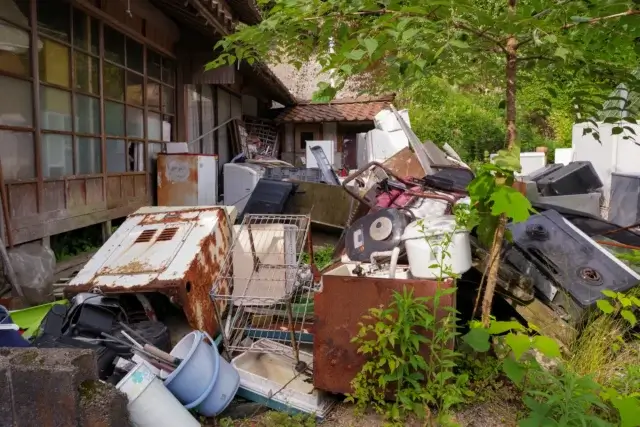 ゴミ屋敷の費用が100万円を超えるのはどんな条件が重なったとき？