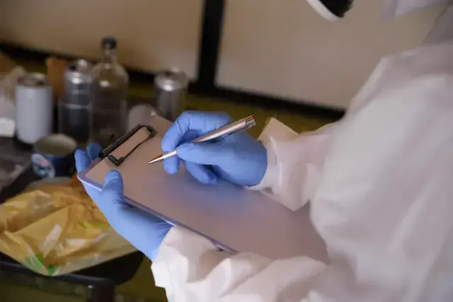 特殊清掃費用は誰が負担する？