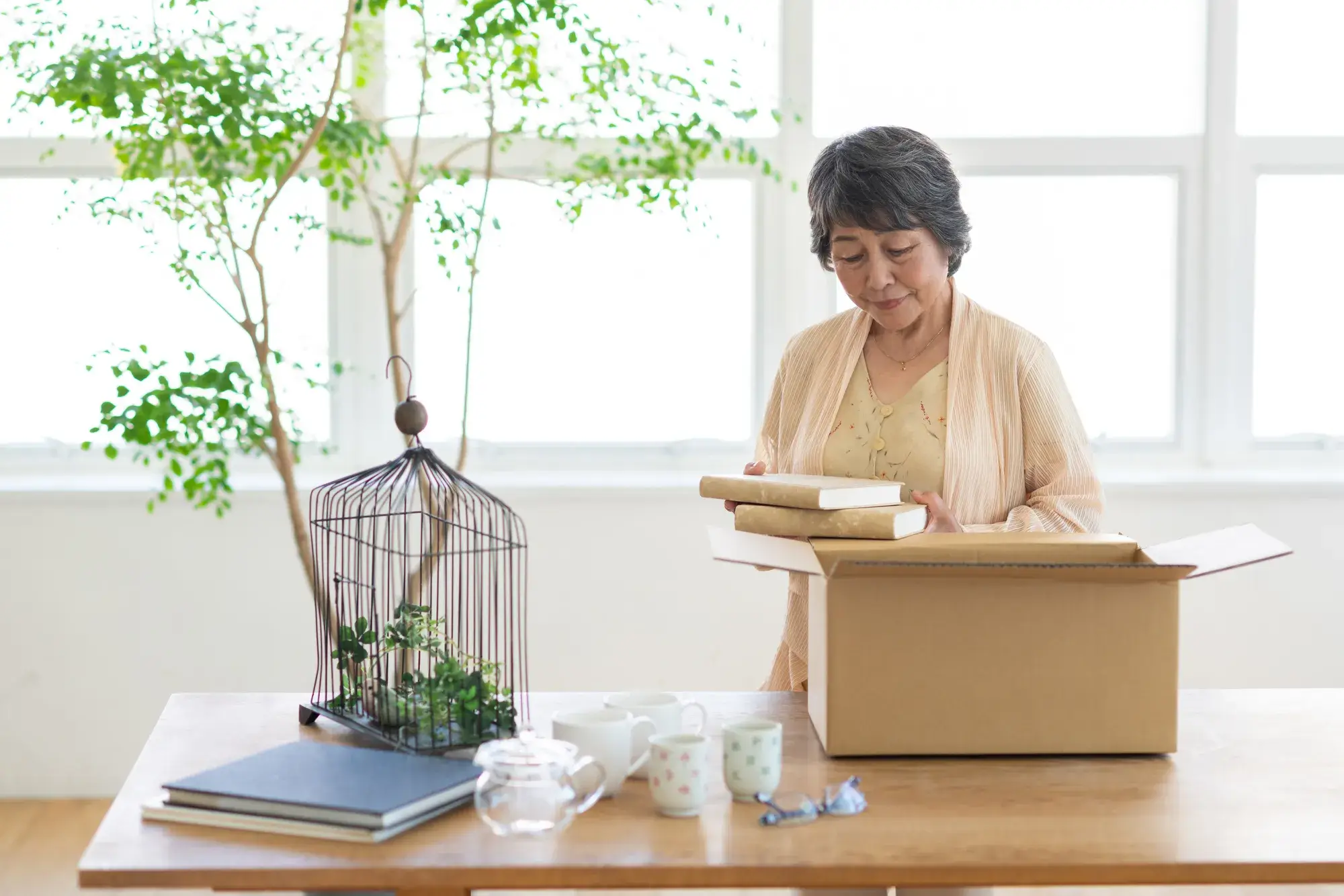 遺品整理は49日前に始めても大丈夫？時期・進め方・費用・注意点を専門家が完全解説！